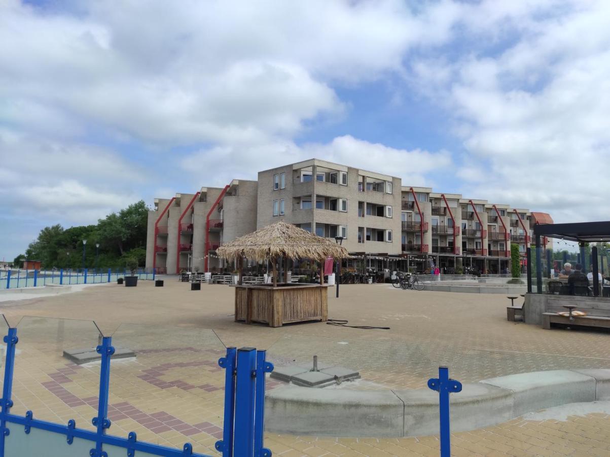 Appartement Ijsselmeer Makkum Strand Buitenkant foto