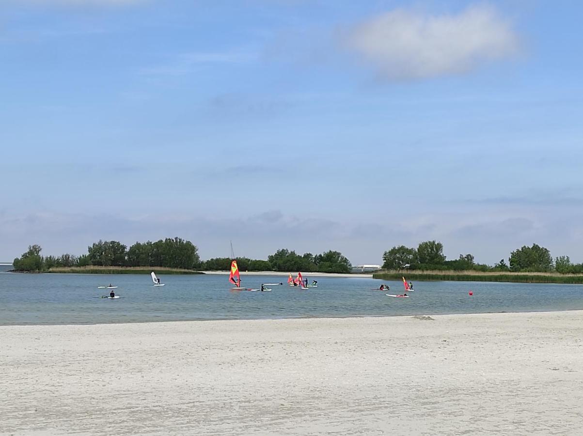 Appartement Ijsselmeer Makkum Strand Buitenkant foto