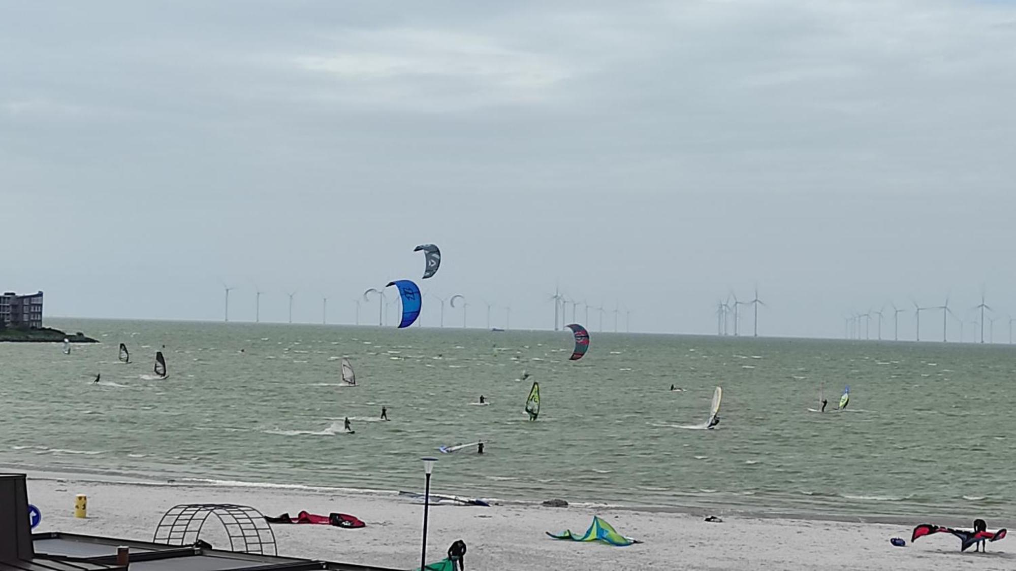 Appartement Ijsselmeer Makkum Strand Buitenkant foto
