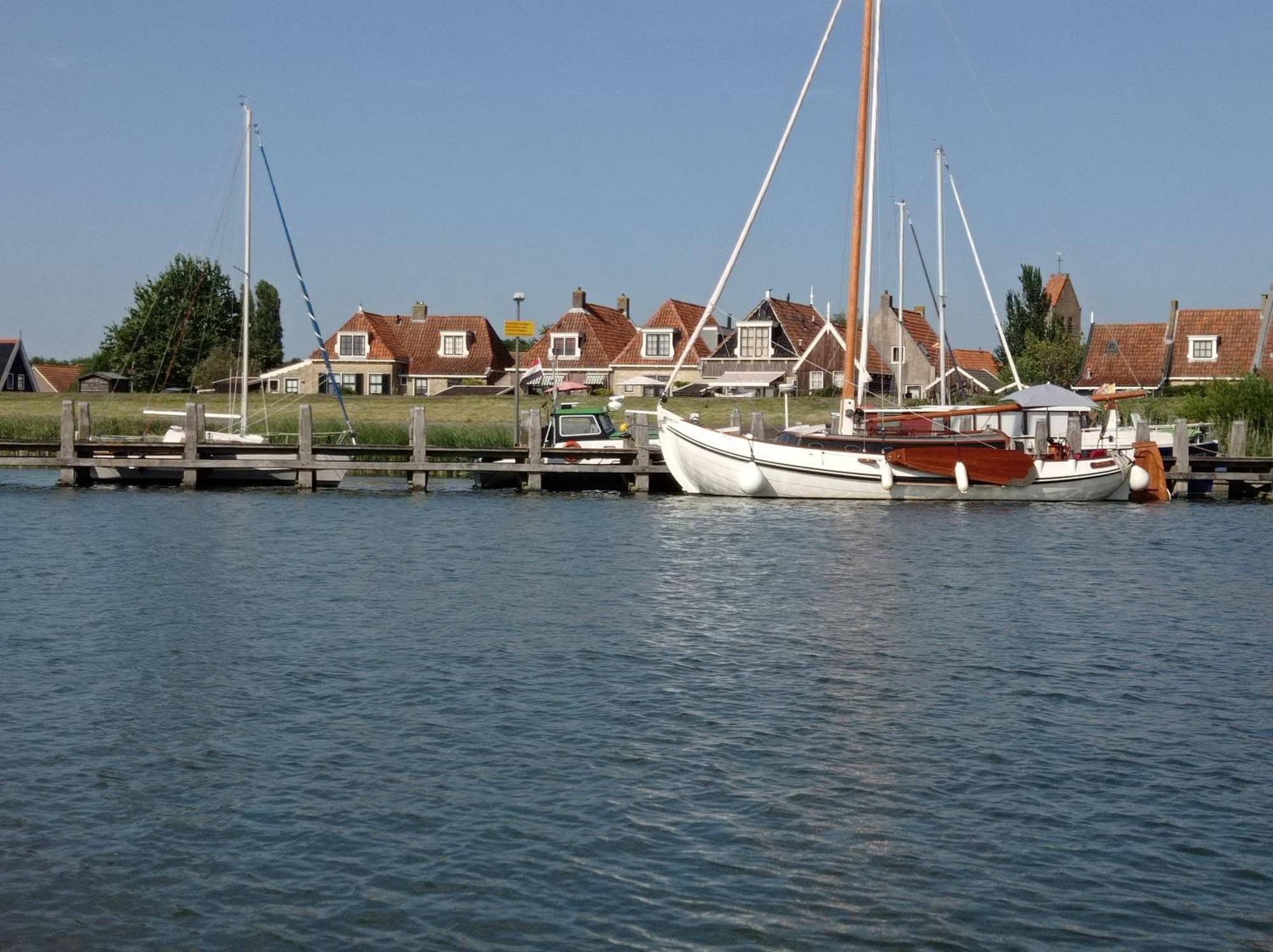 Appartement Ijsselmeer Makkum Strand Buitenkant foto